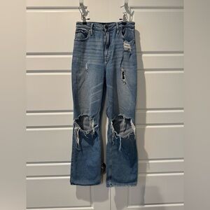 Hollister Ultra High Rise Dad Jean Light Wash Distressed Size 26 Regular